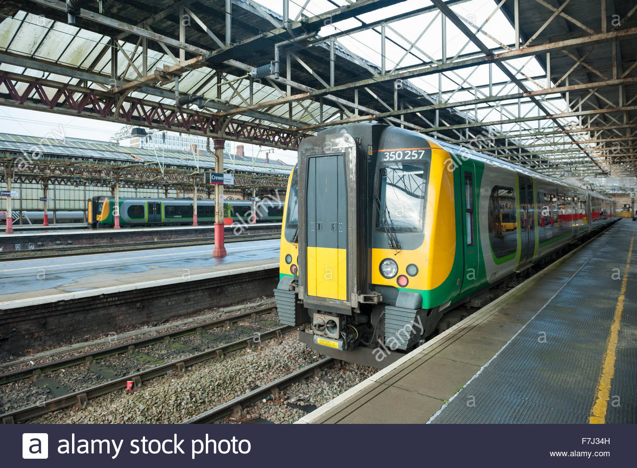 Crewe And Train Stock Photos & Crewe And Train Stock Images Alamy