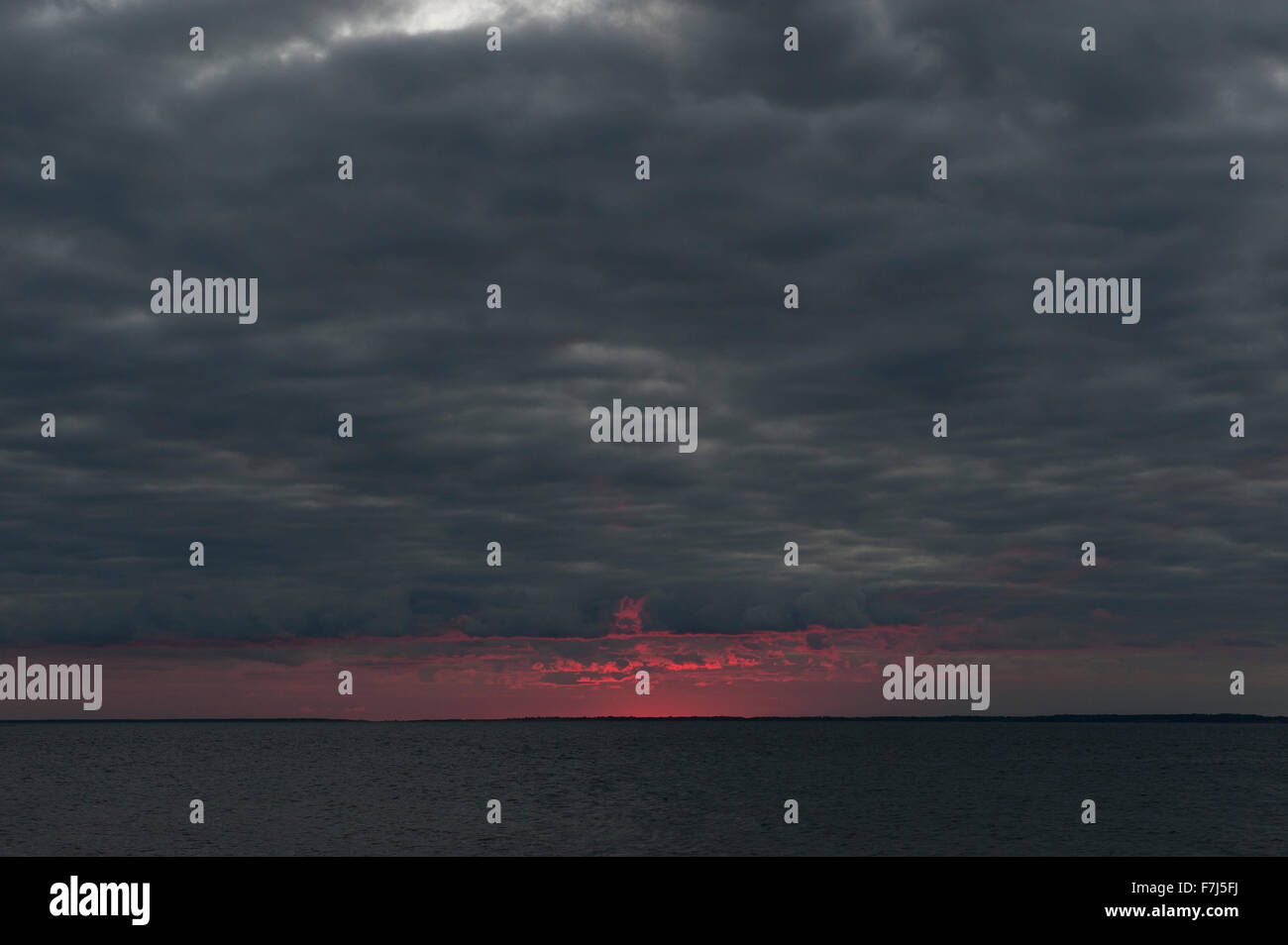 Twilight falling over a tranquil waterscape Stock Photo Alamy