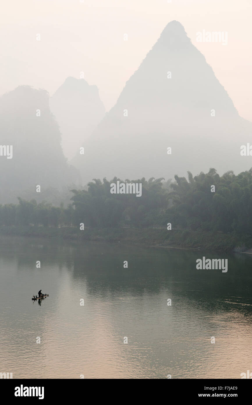 Chinese river boat hi-res stock photography and images - Alamy