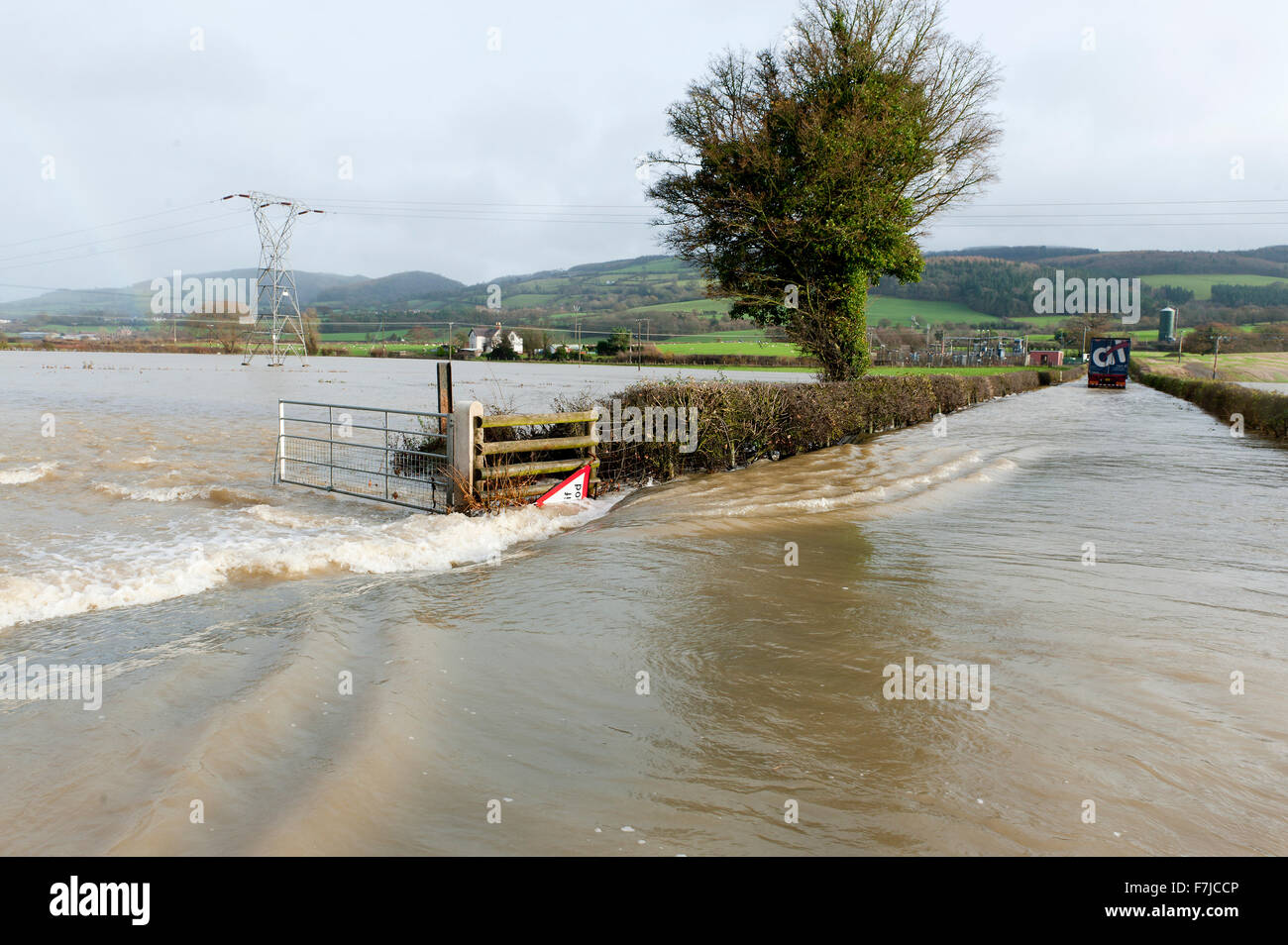 Welshpool, Powys, Wales, UK. 1st, December, 2015. Weather The river