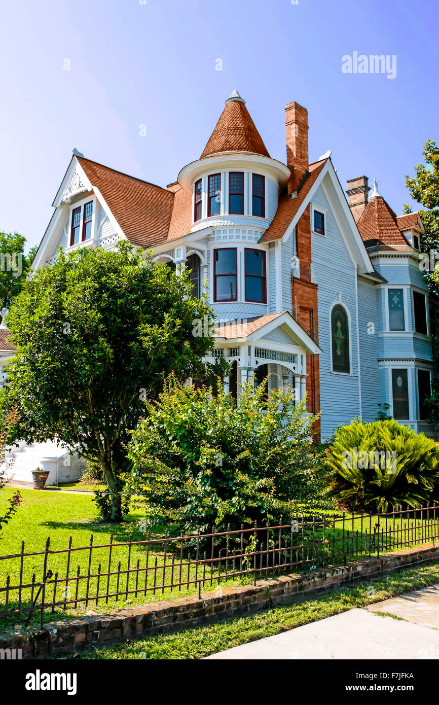 Residential housing in Hattiesburg Mississippi where folks sit on the