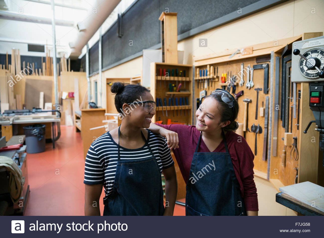 Students at vocational school hi-res stock photography and images - Alamy