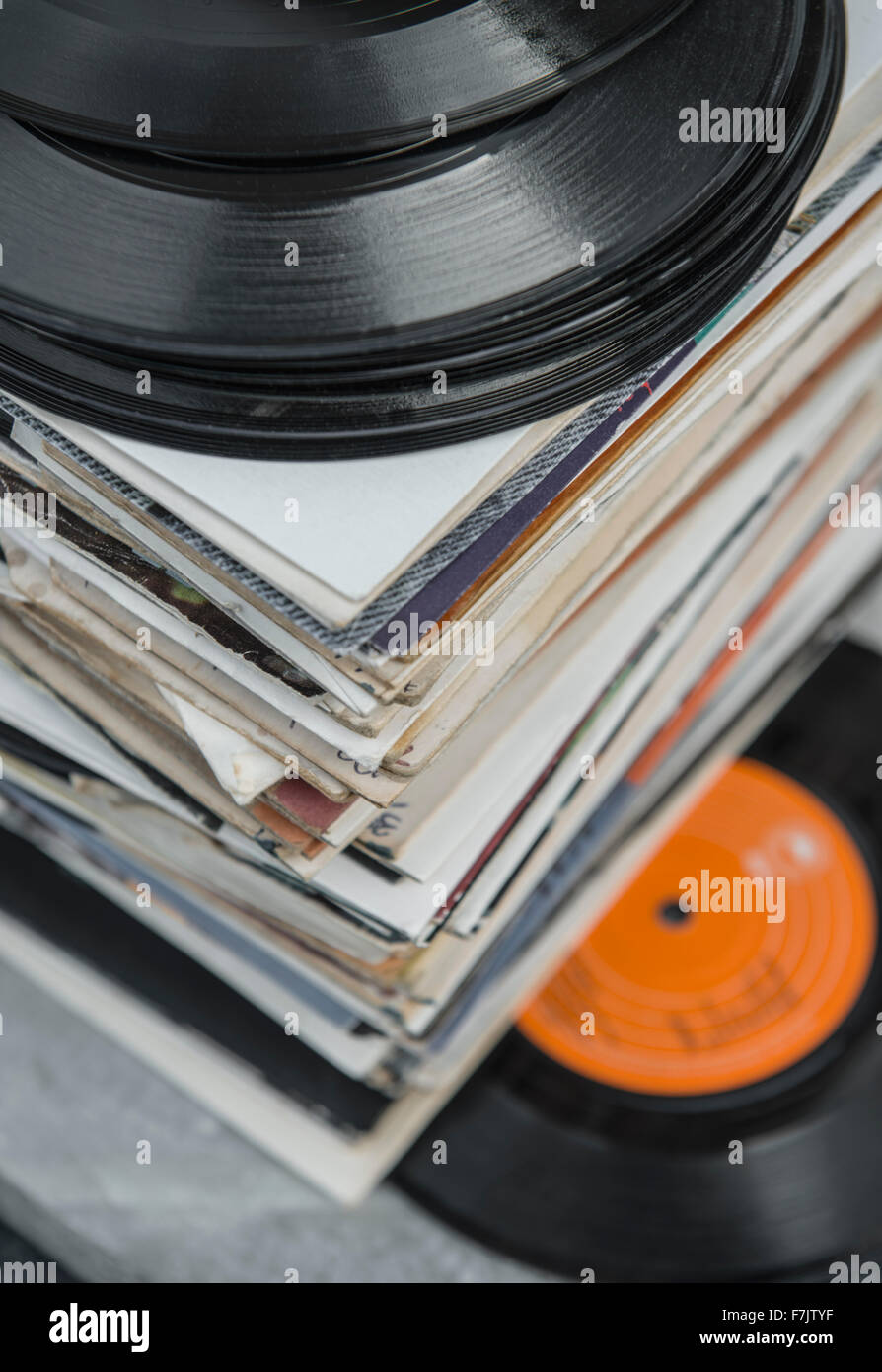 Vinyl 45s Singles Stock Photos & Vinyl 45s Singles Stock Images Alamy