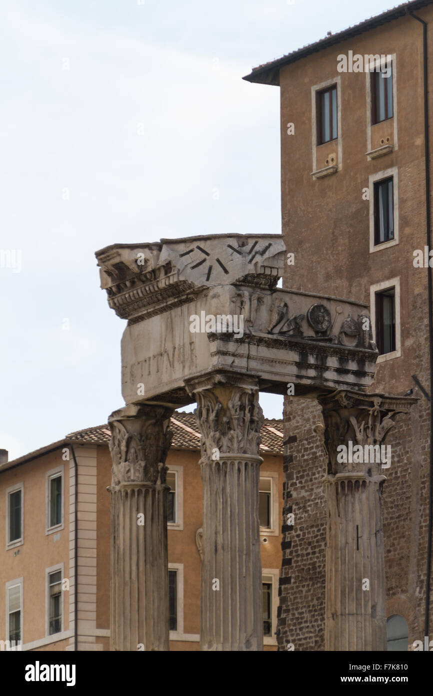 Building ruins and ancient columns in Rome, Italy Stock Photo - Alamy
