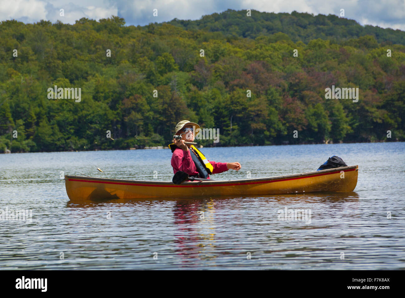 Small canoe hi-res stock photography and images - Alamy