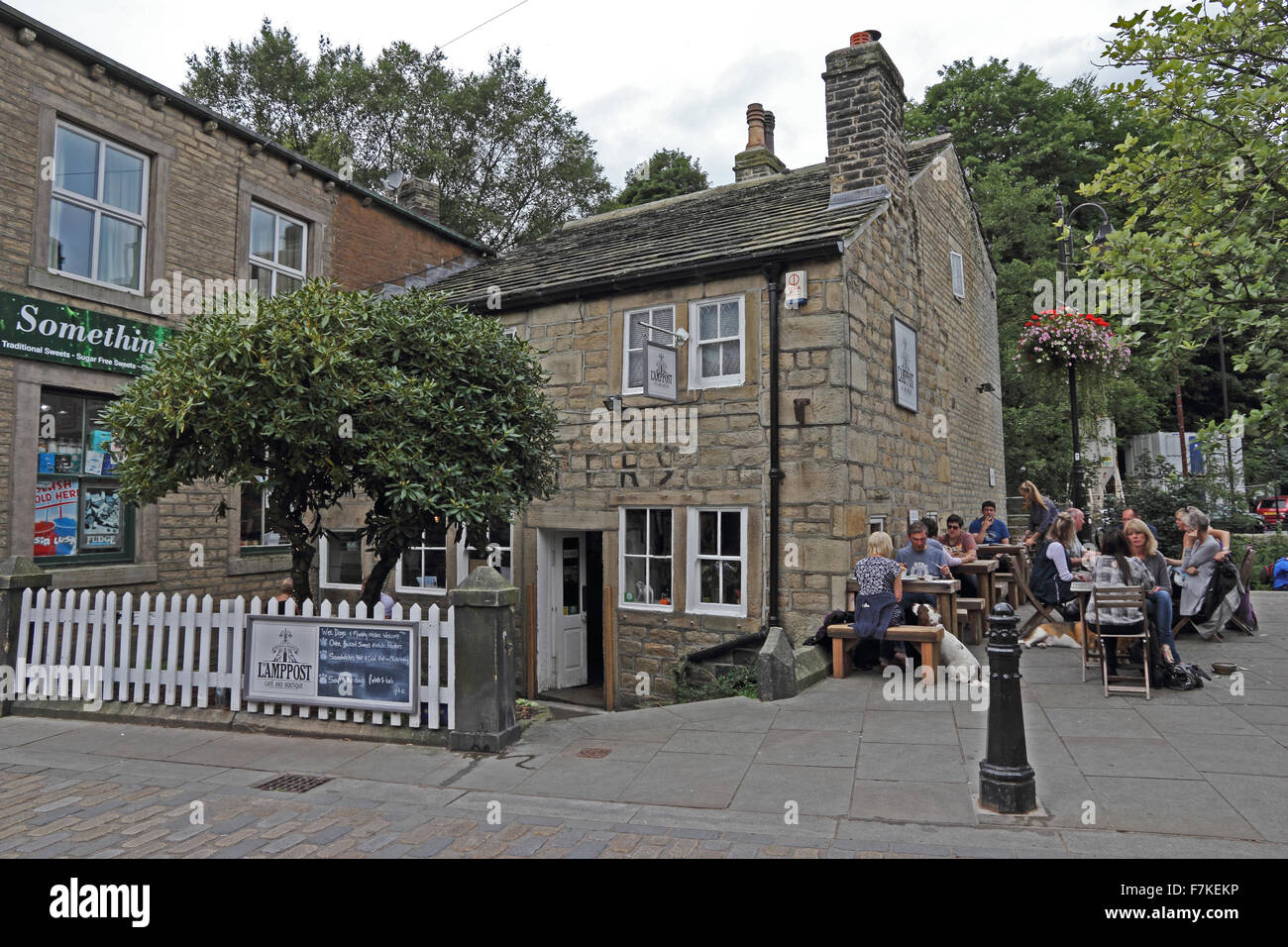 The Lampost Cafe, dog friendly cafe in Hebden Bridge Stock Photo