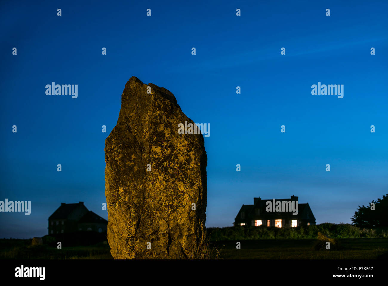 Megalithic standing stone at the Alignements de Lagatjar at night, Crozon, Camaret-sur-Mer, Finistère, Brittany, France Stock Photo