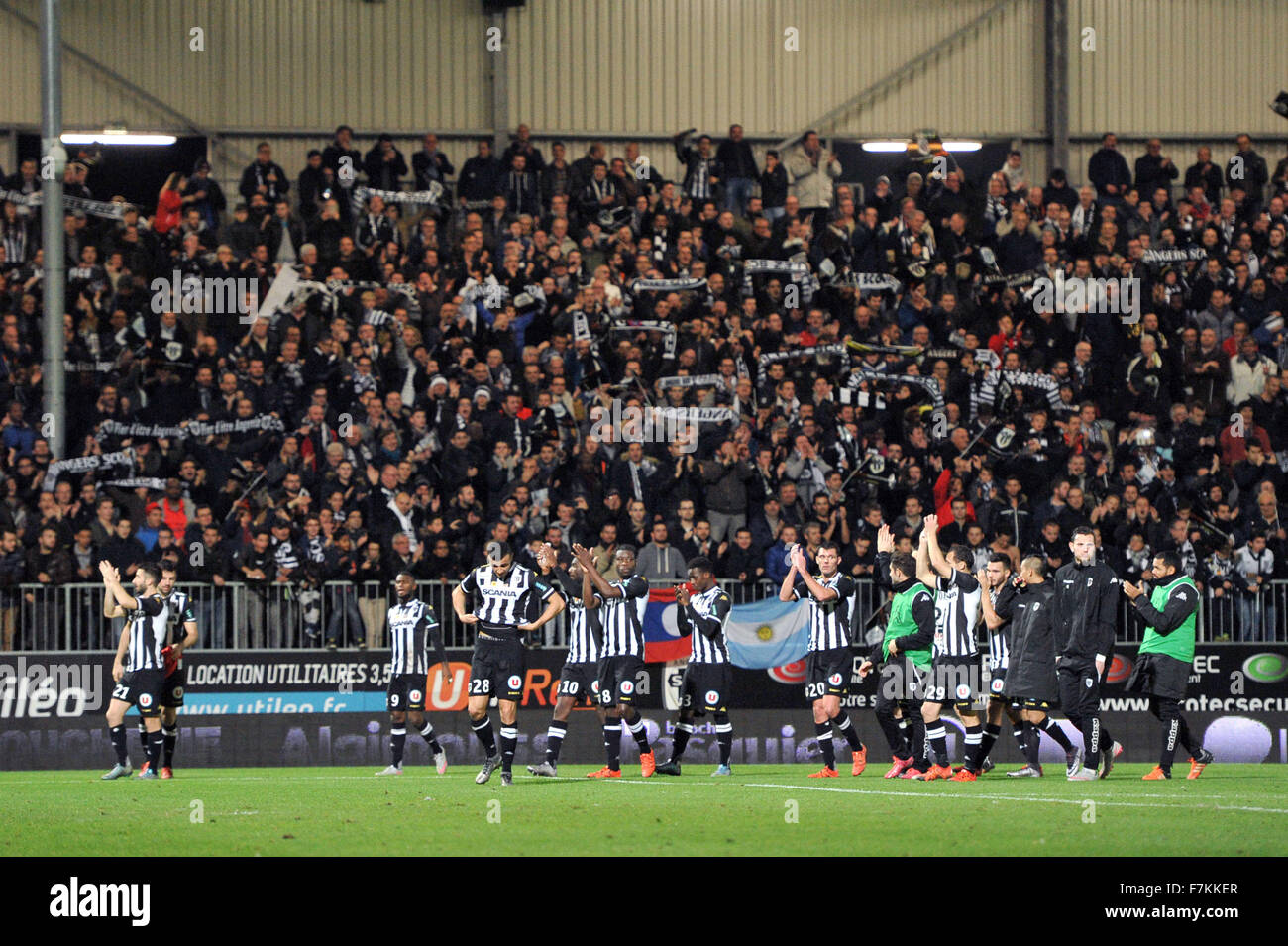 Stade Jean Bouin Angers France 01st Dec 2015 French League 1 Football Newky Promoted Angers Sporting Club Versus Paris St Germain Angers Celebrate Their Draw With The Fans Angers Were Happy To Hold
