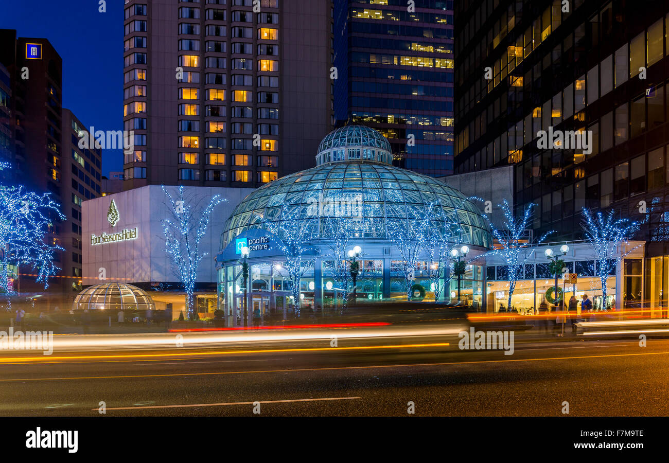 Vancouver pacific centre mall hires stock photography and images Alamy