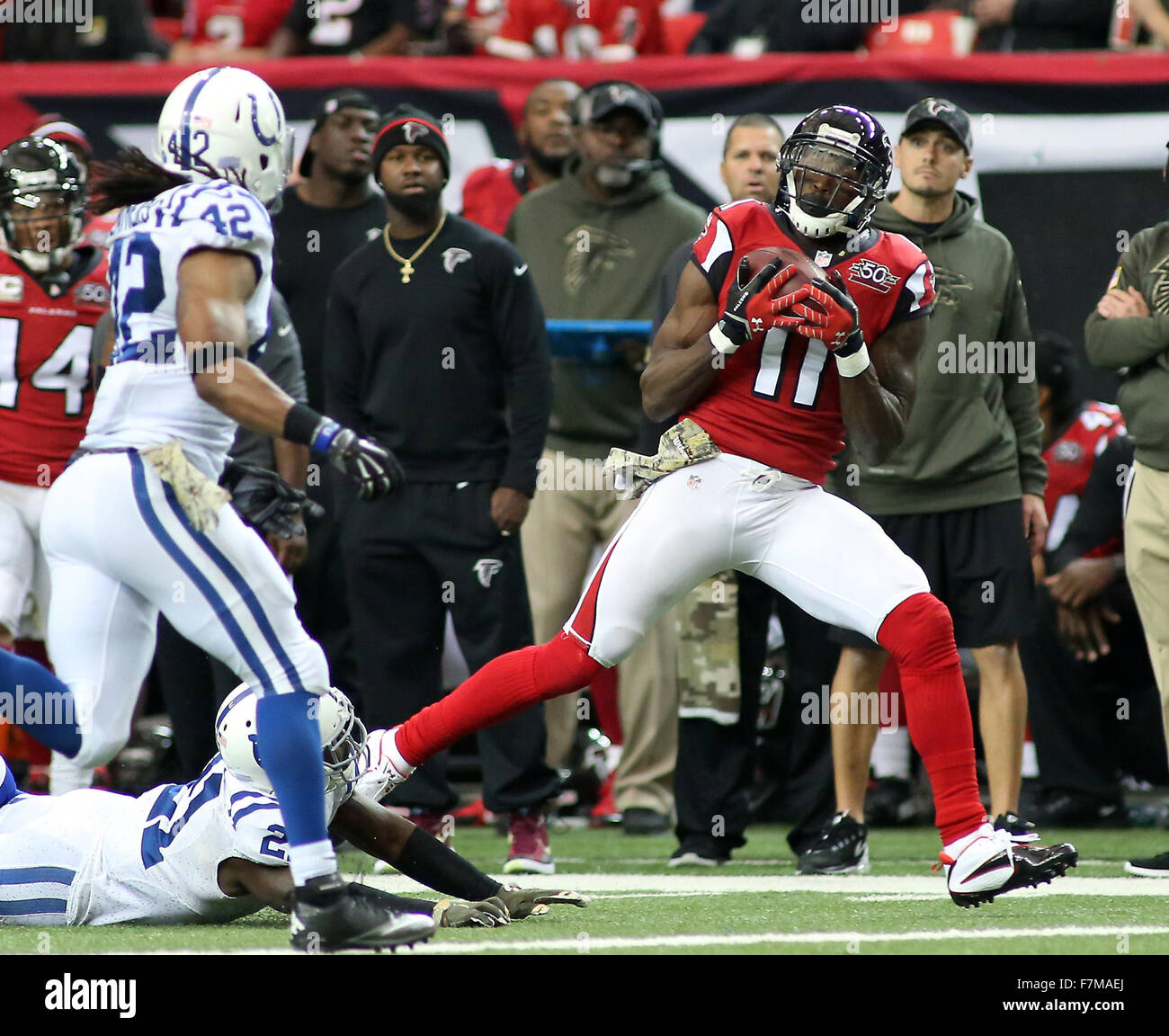 Julio jones hi-res stock photography and images - Page 2 - Alamy