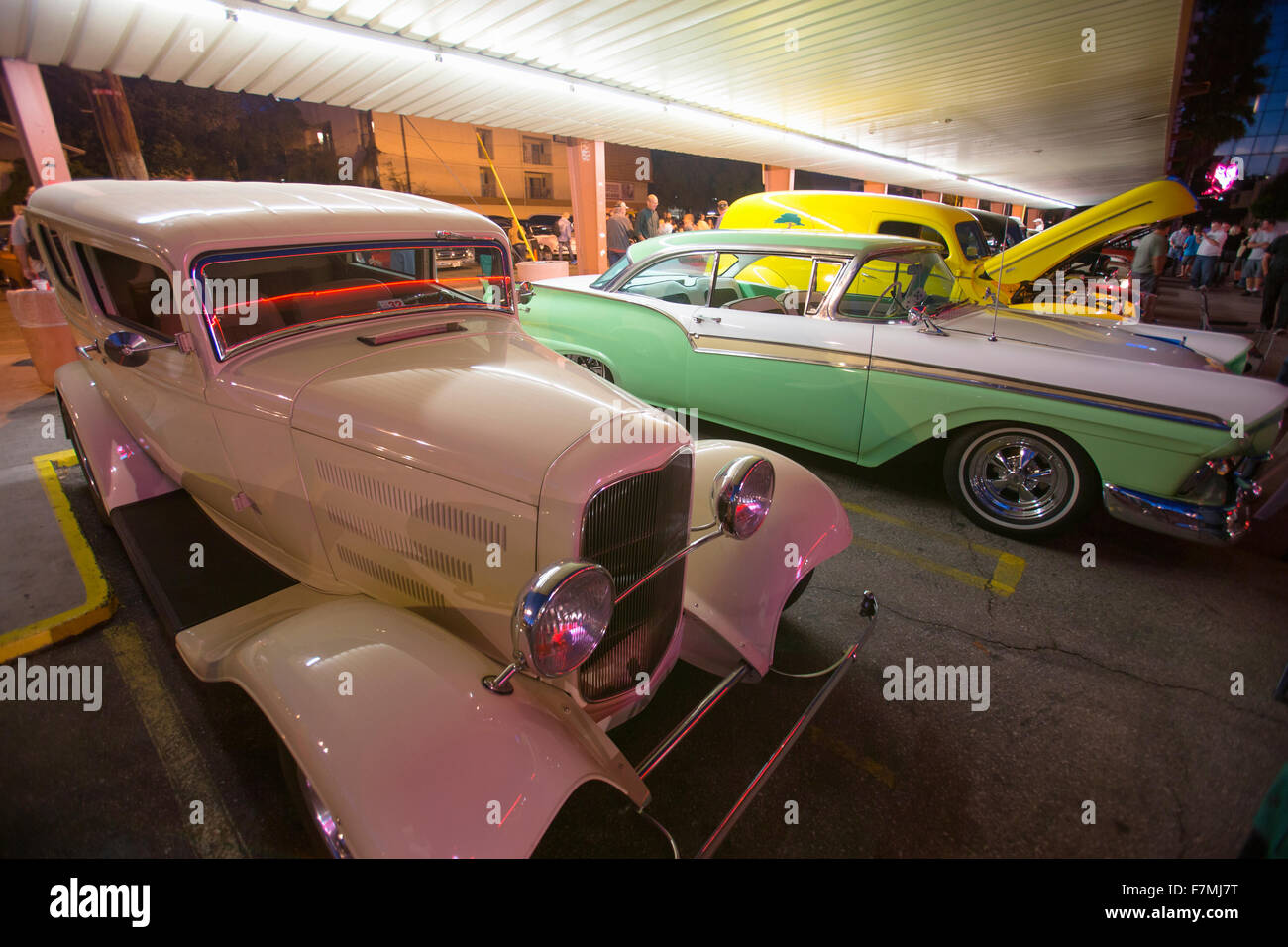 1957 Ford and Classic cars and hot rods at 1950's Diner, Bob's Big Boy, Riverside Drive, Burbank, California Stock Photo
