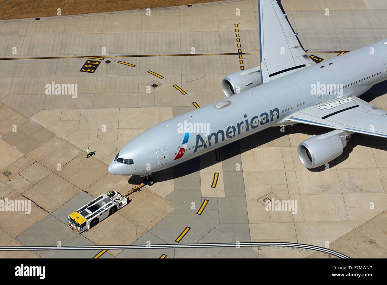 American Airlines Boeing 777 at London Heathrow airport Stock Photo Alamy