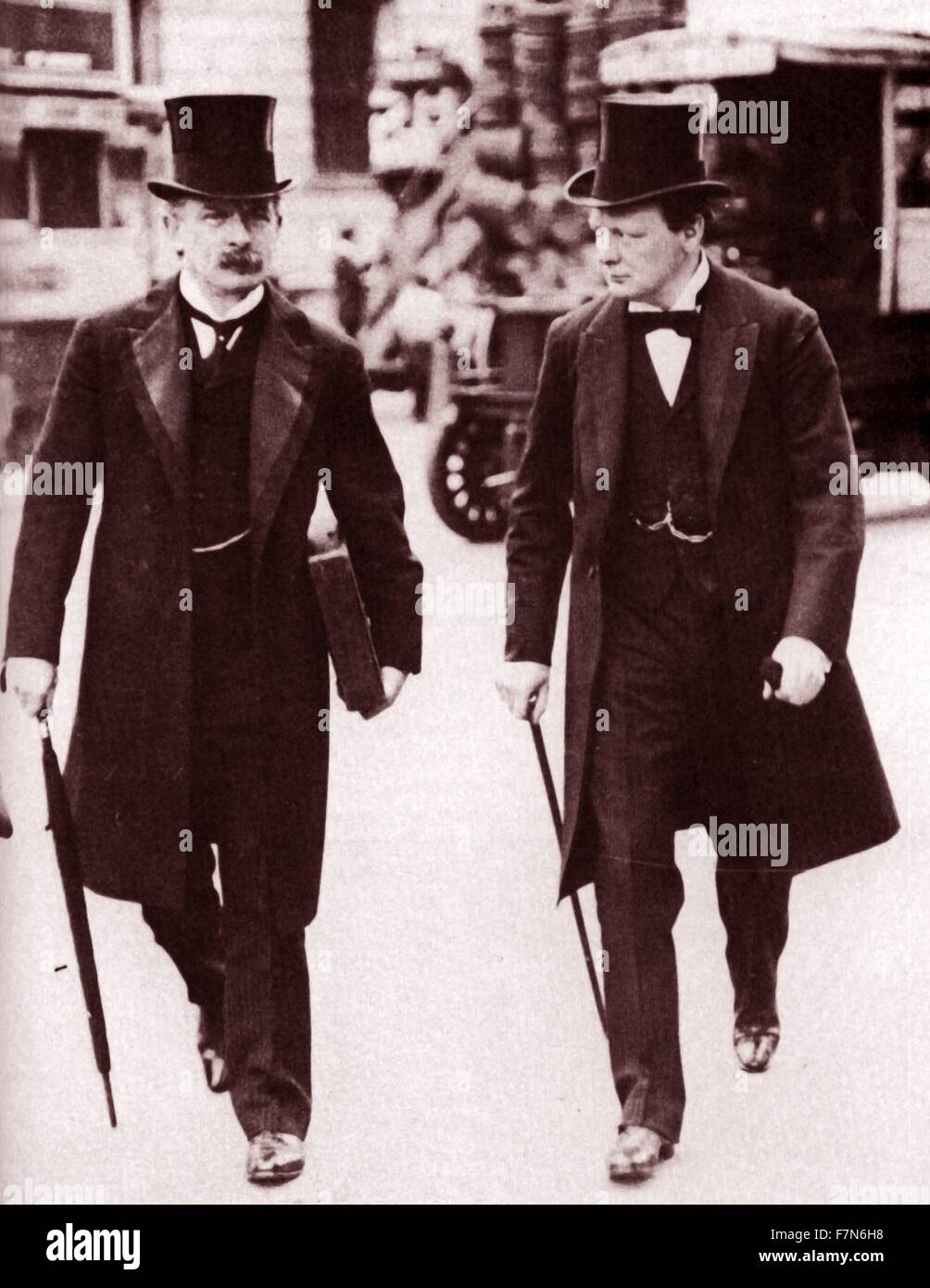 David Lloyd George (1863-1945) and Winston Churchill (1874-1965) in 1907 Stock Photo