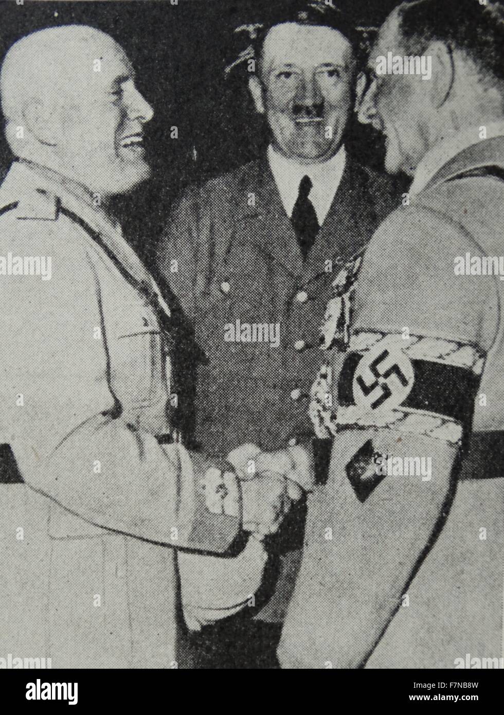 Photograph of Adolf Hitler and Benito Mussolini meeting in Munich deciding the fate of France. Dated1940 Stock Photo