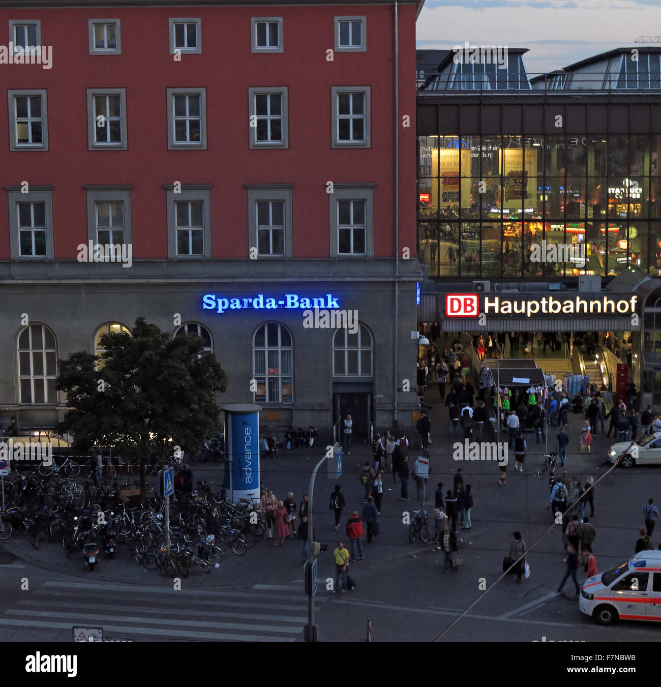 München Hauptbahnhof Munich and Sparda-Bank at dusk Stock Photo