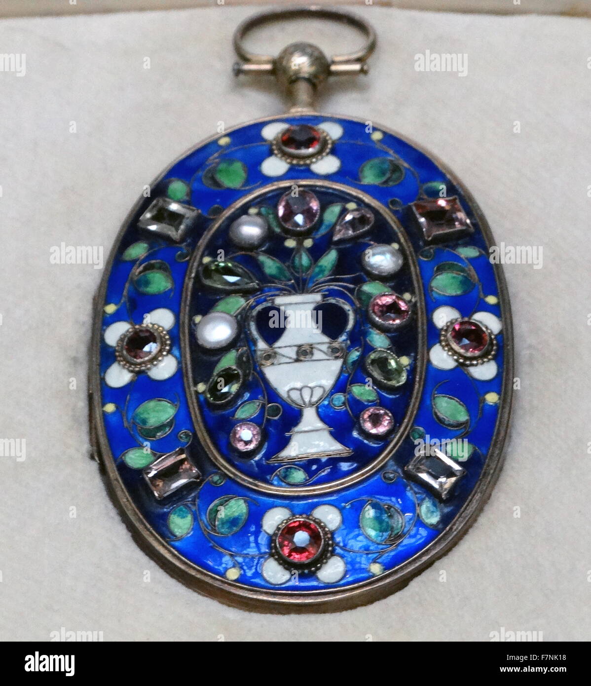 Locket by George Edward Hunt (1892-1960) notable Birmingham Arts and Crafts jeweller. Dated 1918 Stock Photo