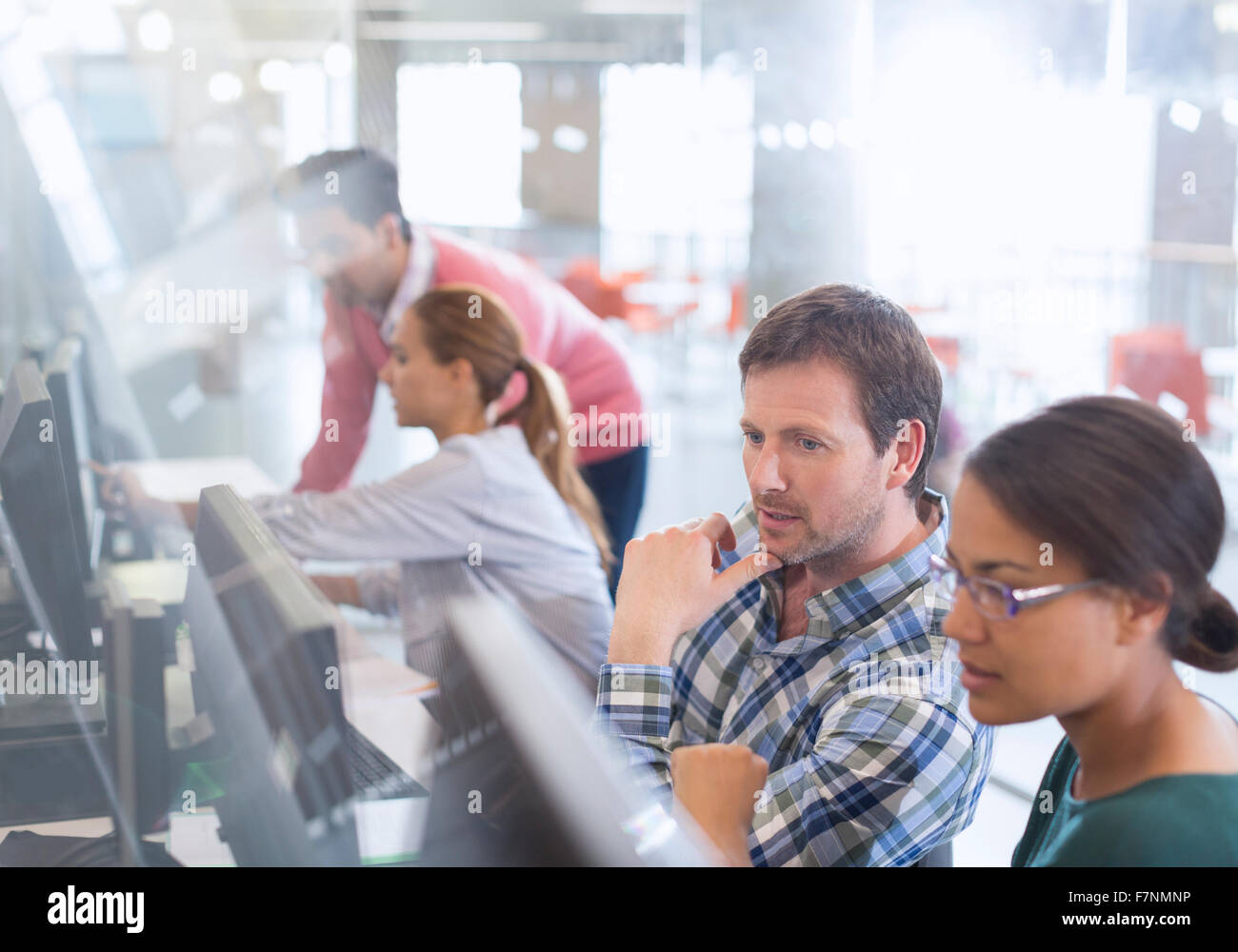 Classroom of computers hi-res stock photography and images - Alamy