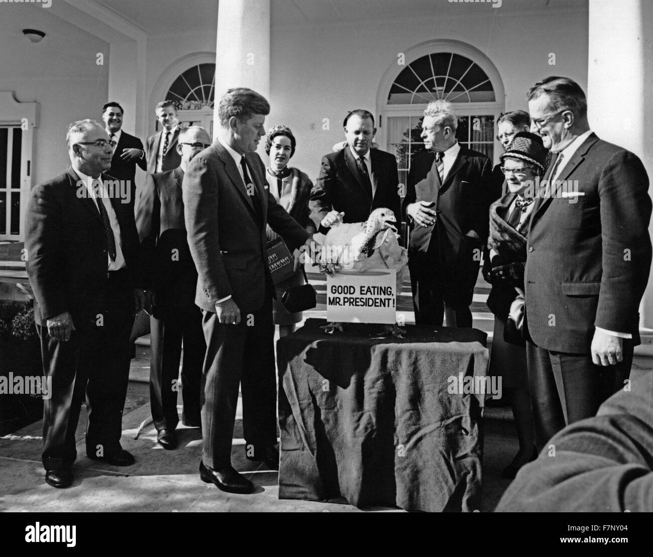 US president John Kennedy, at the pardoning of the turkey (Thanksgiving) ceremonoy, at the White House 1962 Stock Photo