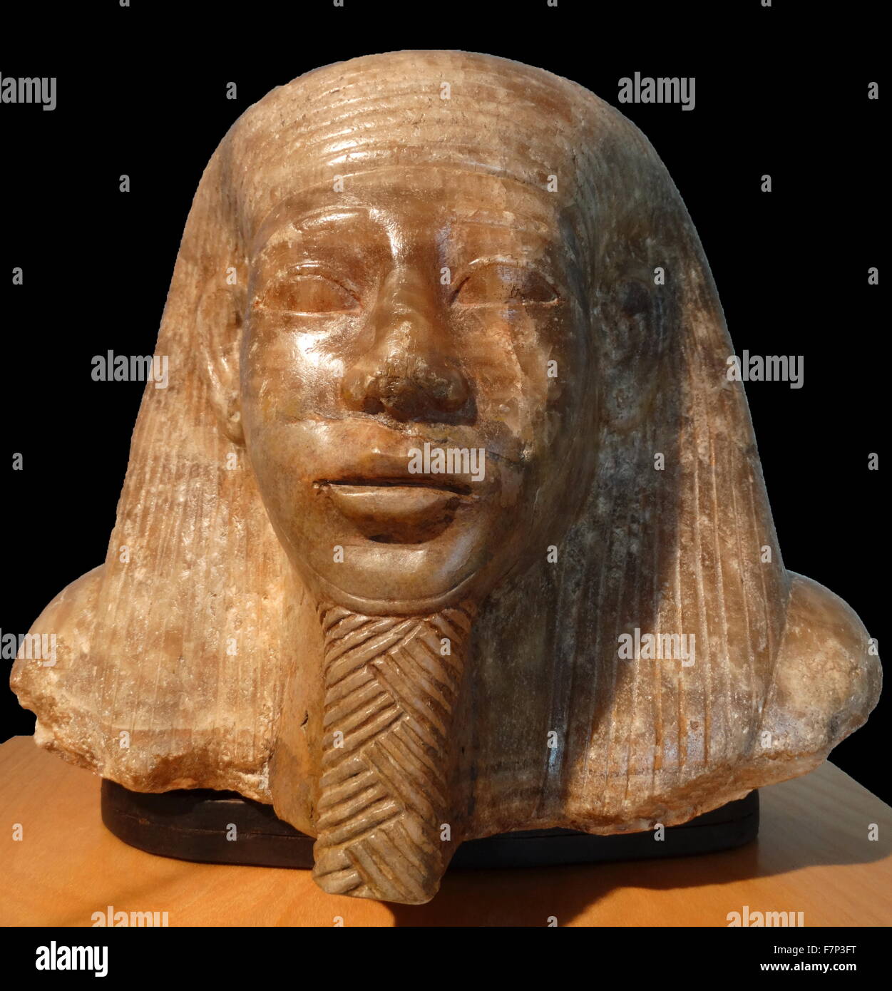 Head of an Egyptian statue. Alabaster. New kingdom, 18th Dynasty (1550