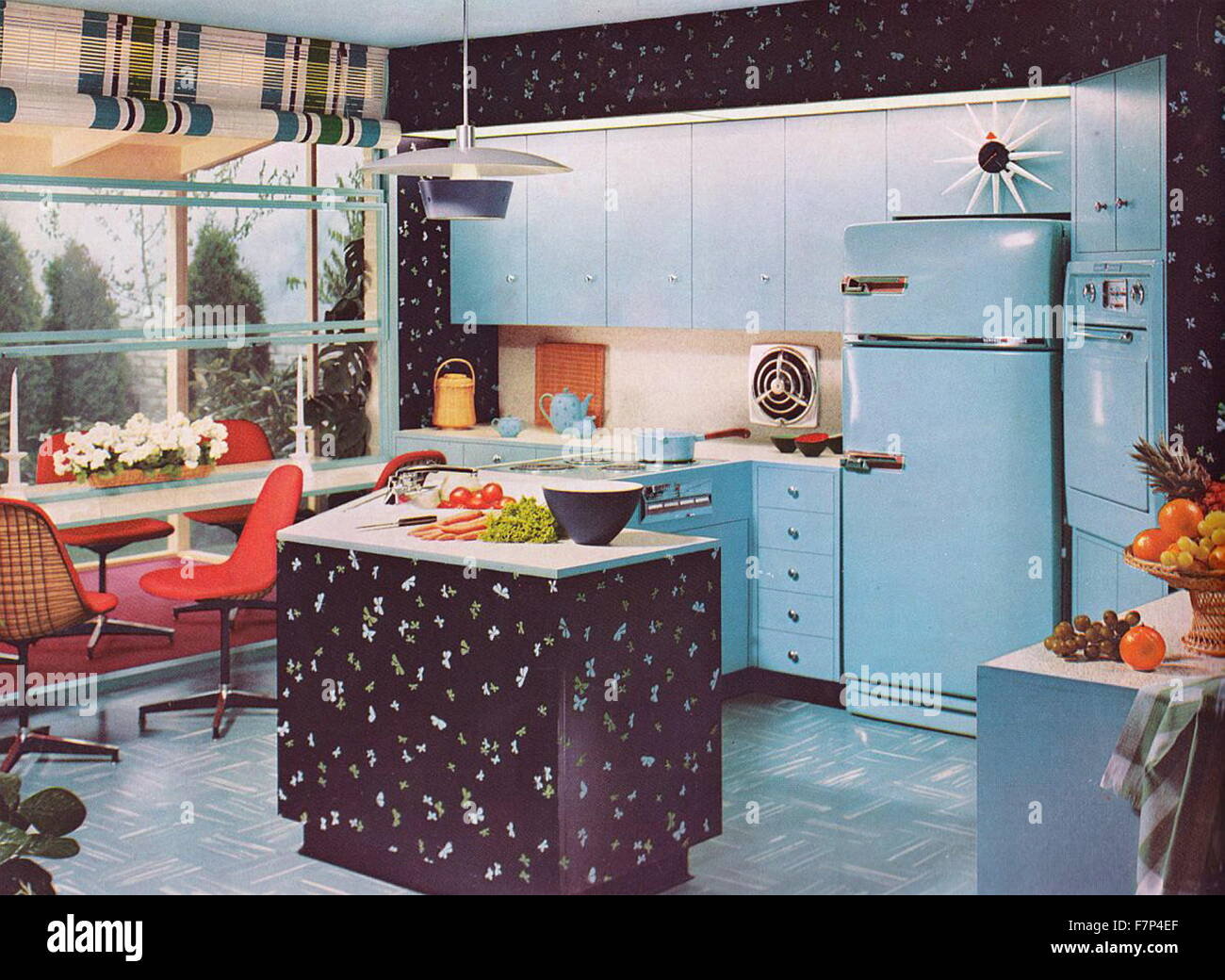 Shop interior 1950s hi-res stock photography and images - Alamy