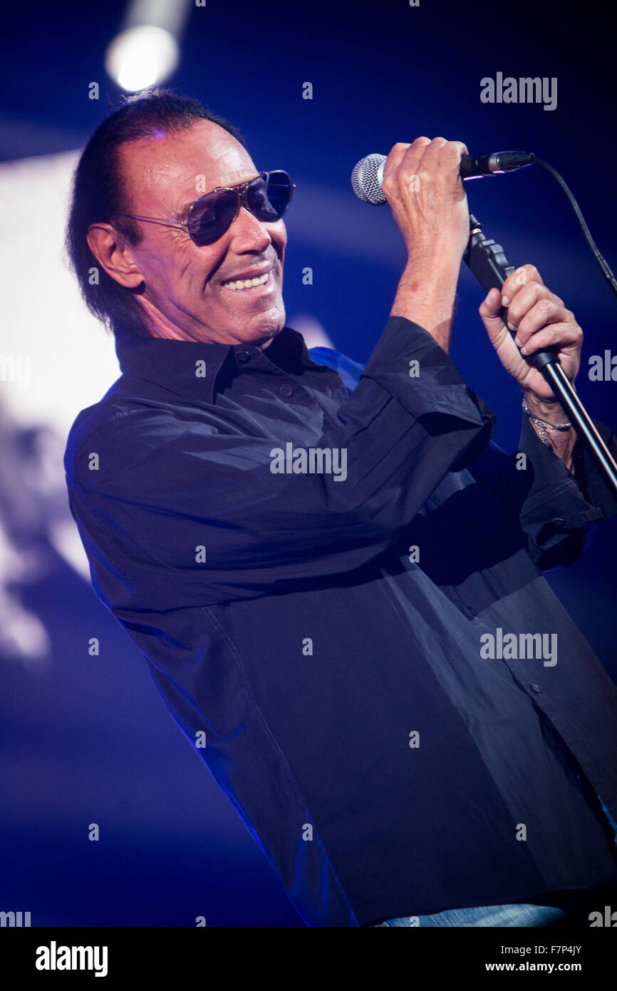 Milan Italy. 01th December 2015. The Italian singer-songwriter ANTONELLO VENDITTI performs live on stage at Mediolanum Forum during the 'Tortuga Tour' Credit:  Rodolfo Sassano/Alamy Live News Stock Photo