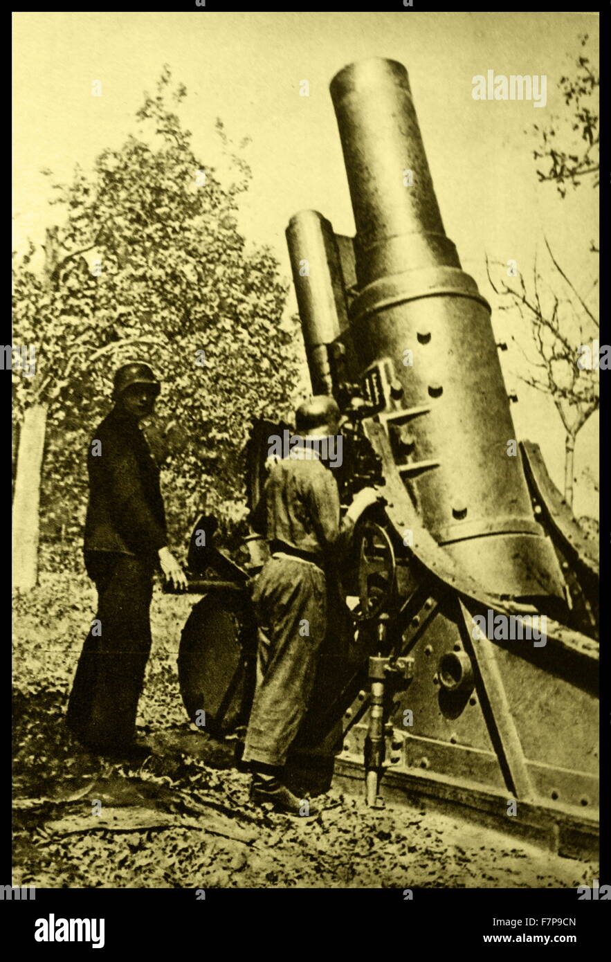 The technical equipment of the Armed Forces proved superior to the French army . Right: One of the above * heavy German mortar that were brought to the bombardment of French fortifications Stock Photo