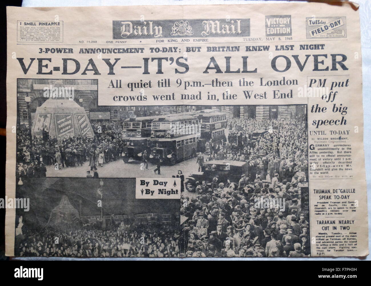 Newpaper headlines from the Daily Mail announcing the end of the war