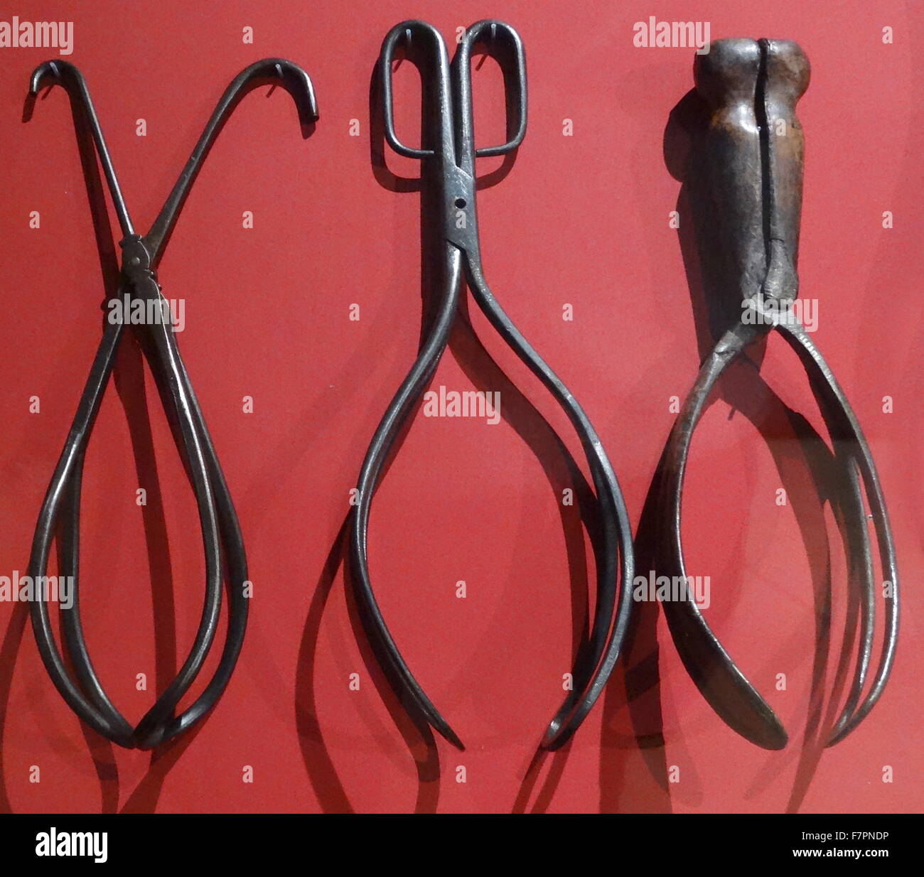 Forceps birth hires stock photography and images Alamy