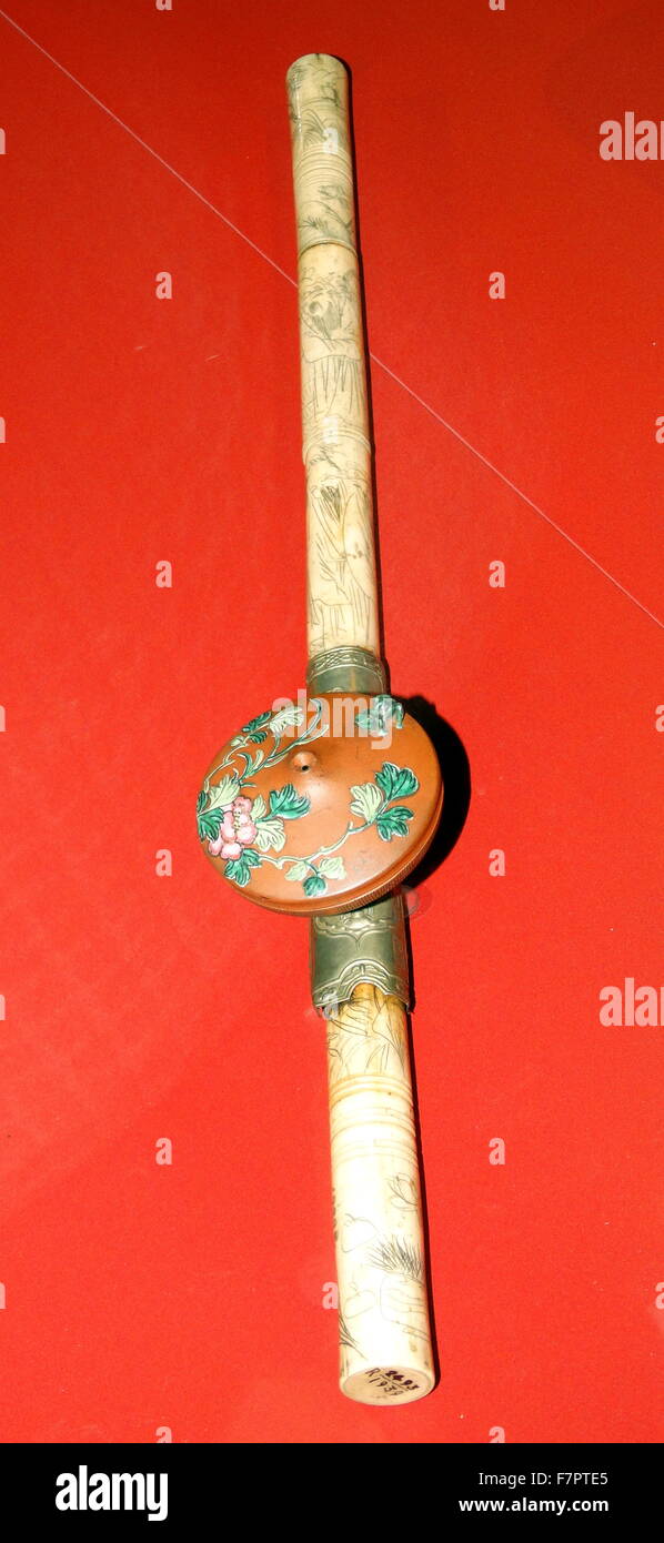 Opium pipe hi-res stock photography and images - Alamy