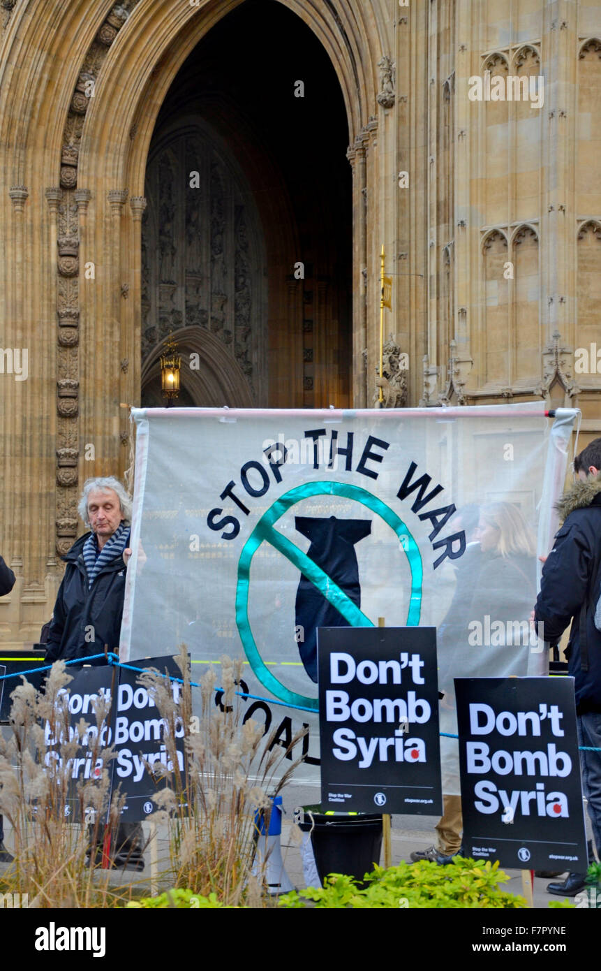 London, UK. 2nd December, 2015. The world's media and a small number of protesters gather on College Green opposite the Houses of Parliament as MPs debate the bombing of ISIS in Syria. Credit:  PjrNews/Alamy Live News Stock Photo