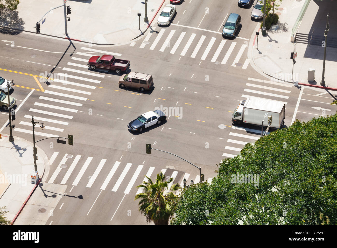 American traffic lights road junction intersection cross roads hi-res ...