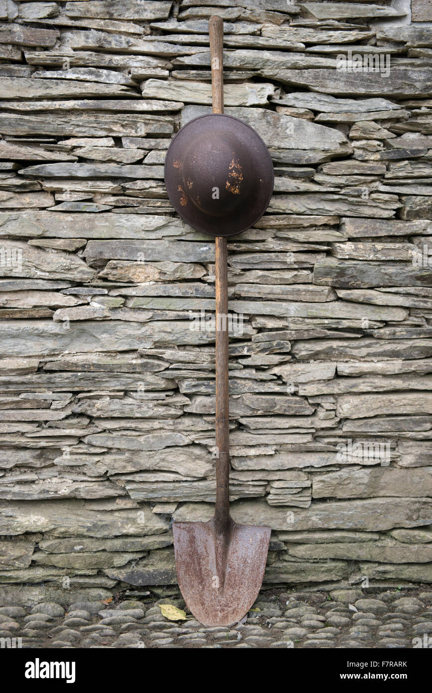 World war 1 helmet hi-res stock photography and images - Alamy