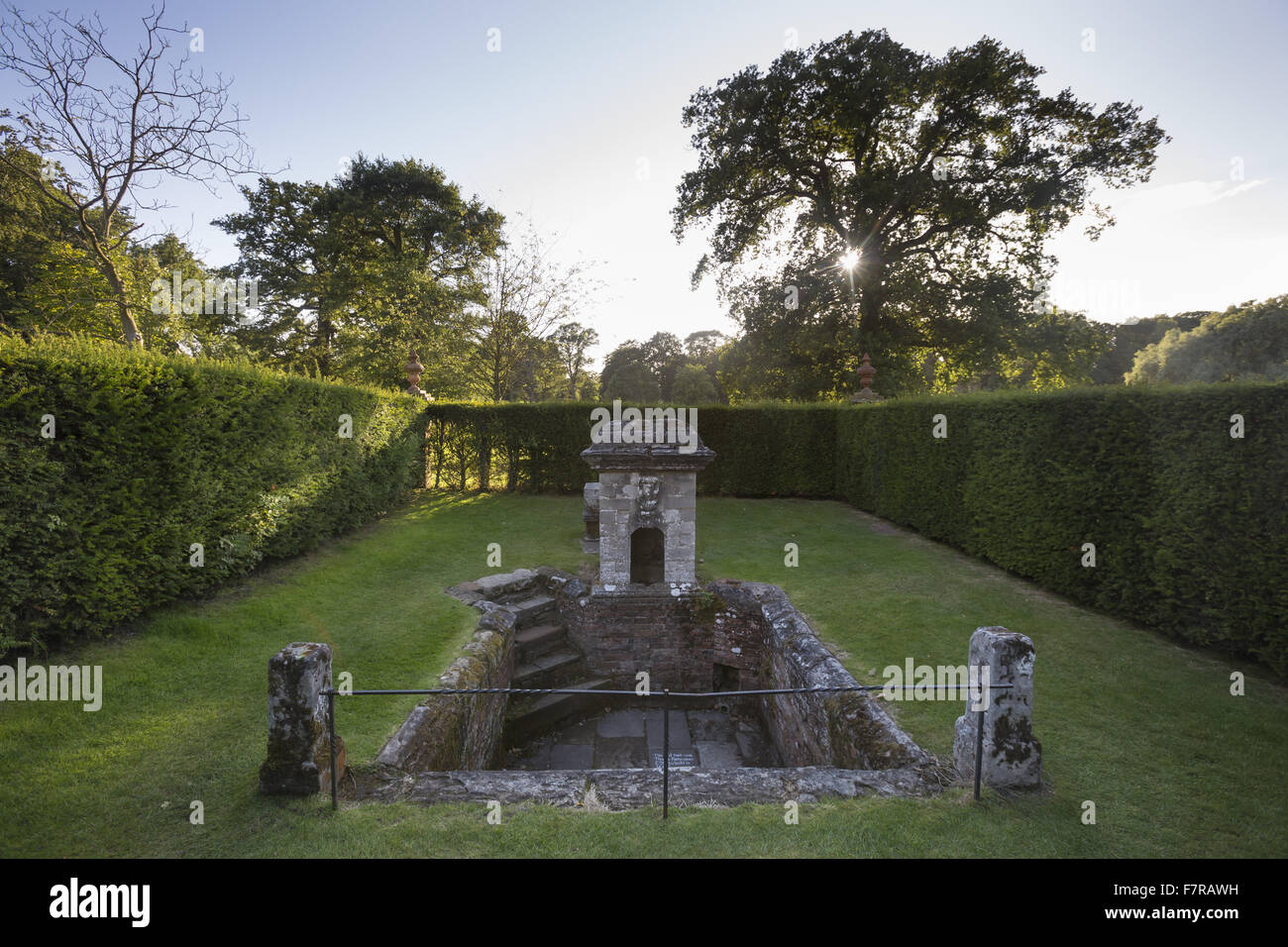 The 'Roman' plunge pool at Packwood House, created in 1670, Warwickshire. Packwood House's origins lie in the 16th century, but it was extensively restored in the 1920s. Stock Photo