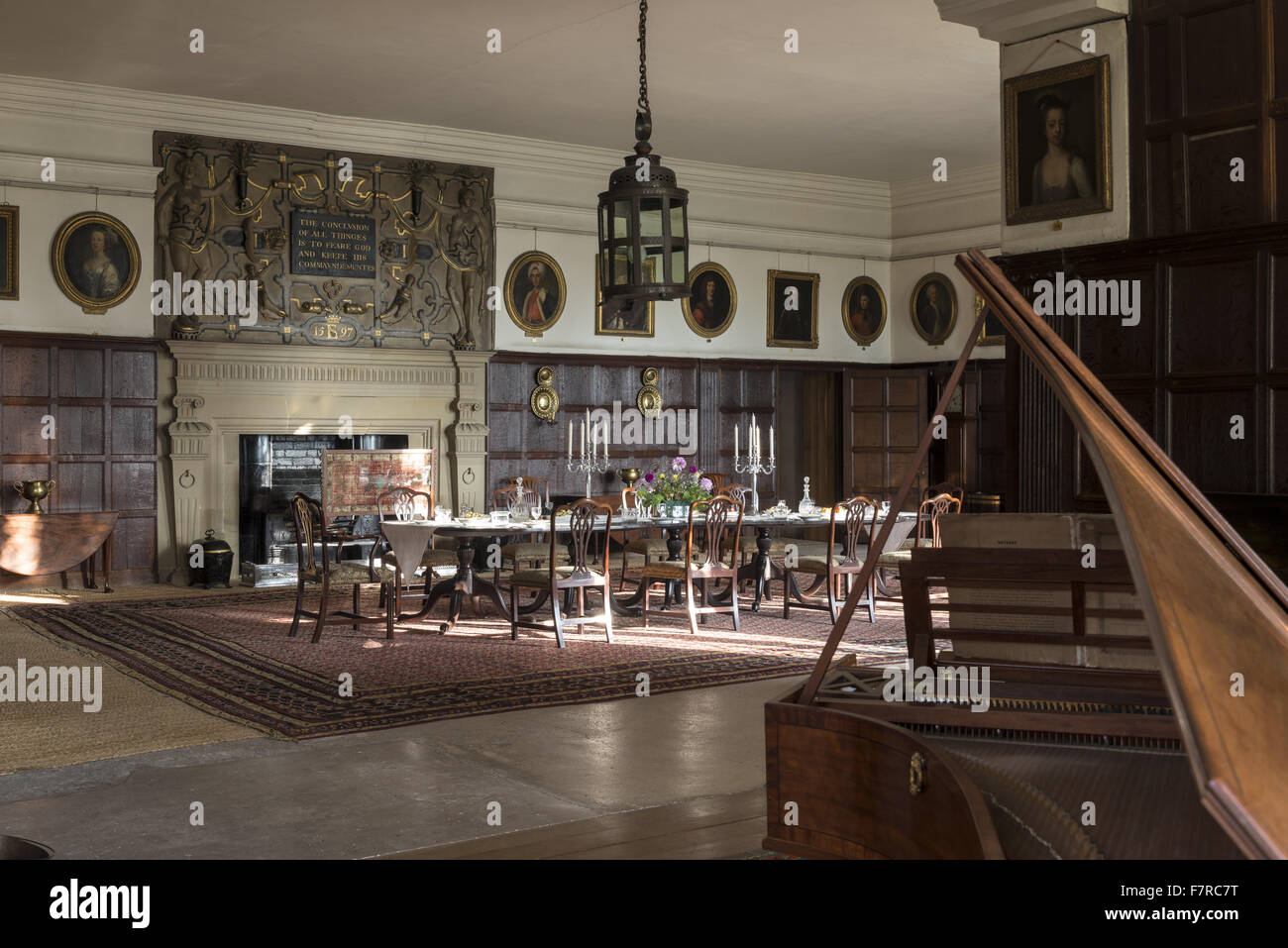 16th century dining hi-res stock photography and images - Alamy