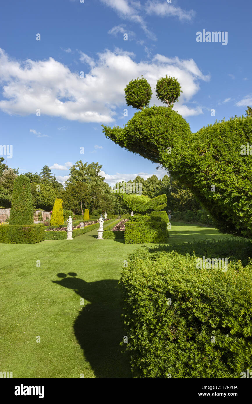 The Long Garden in the summer at Cliveden, Buckinghamshire. Nestled high above the River Thames with panoramic views over the Berkshire countryside, these gardens capture the grandeur of a bygone age. Stock Photo