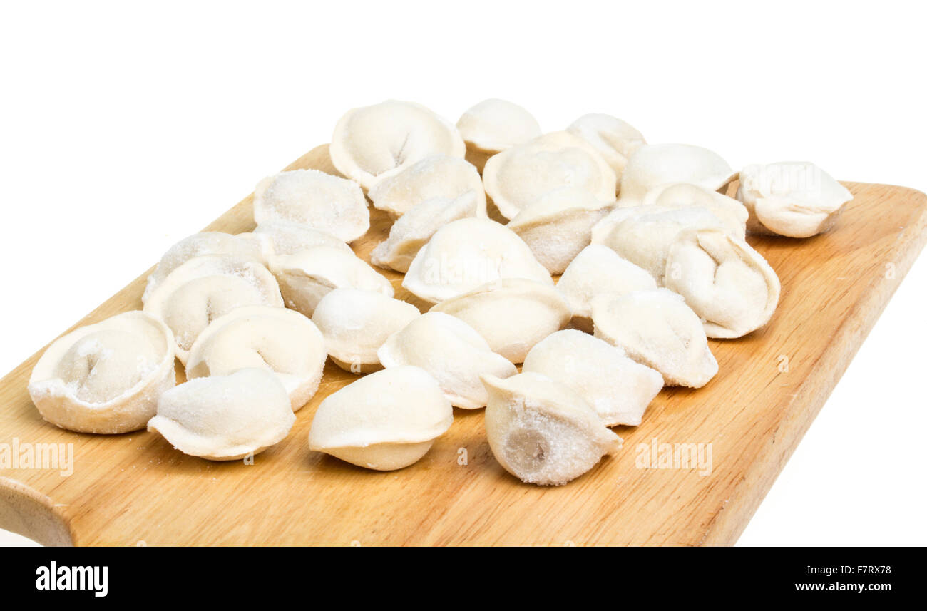 Пельмени сырые. Бузова рекламирует пельмени. Ем сырые пельмени. Пельмени сырые. Ем сырые пельмени.