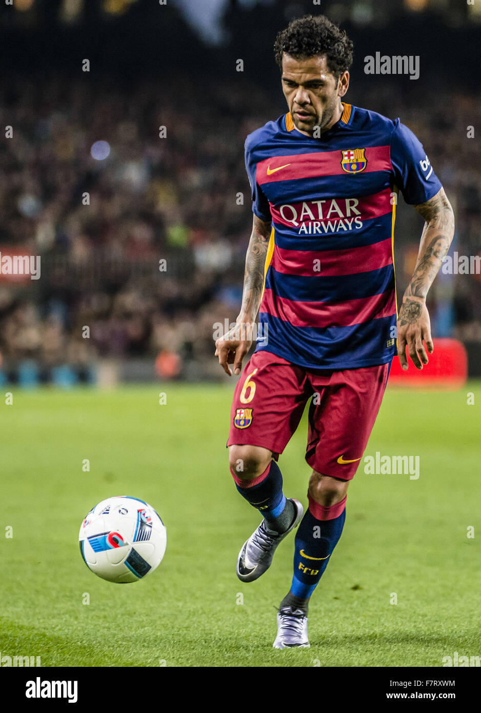 Dec. 2, 2015 - FC Barcelona's right back DANI ALVES in action against ...