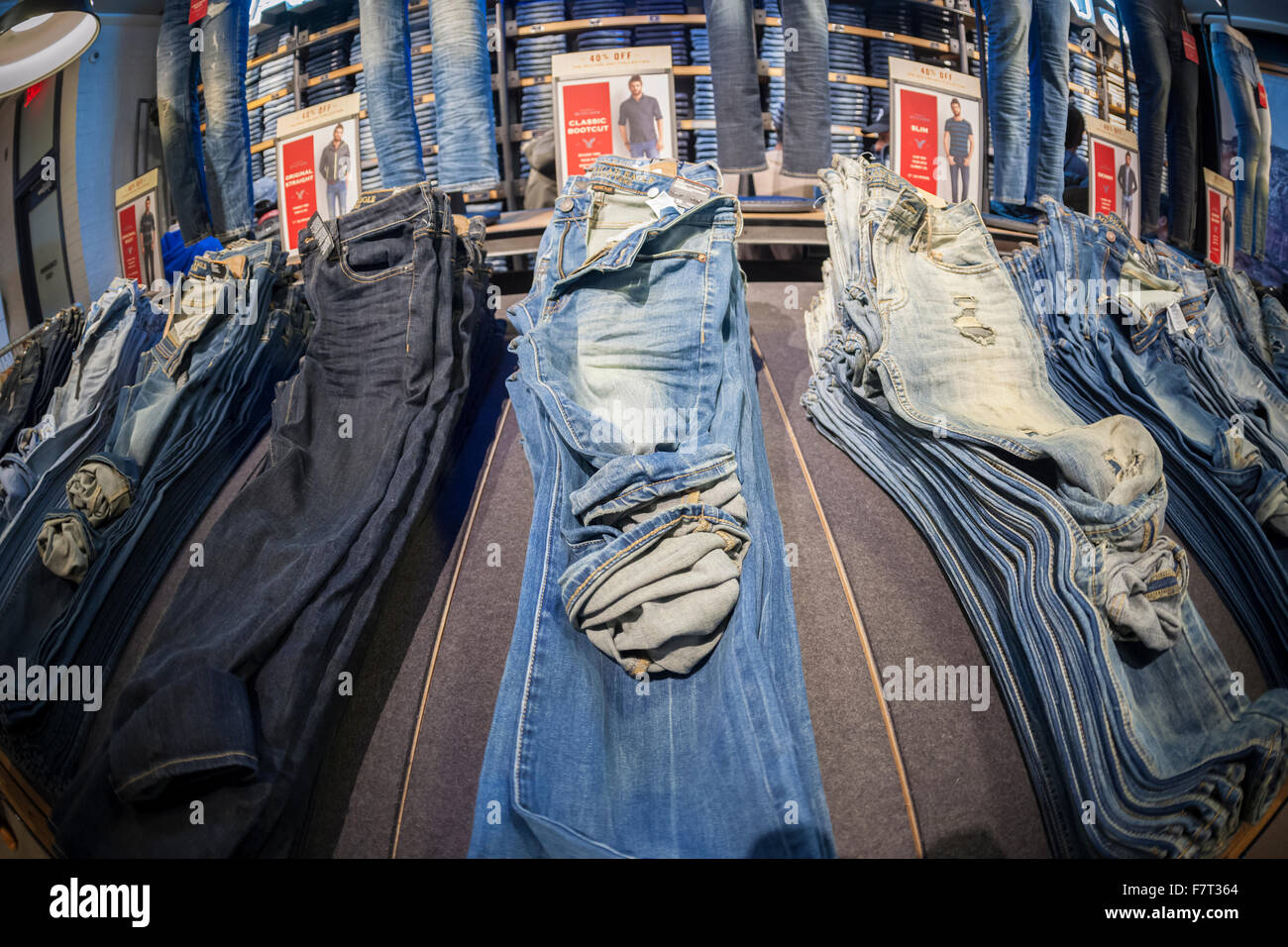 American eagle outfitters jeans hi-res stock photography and images - Alamy