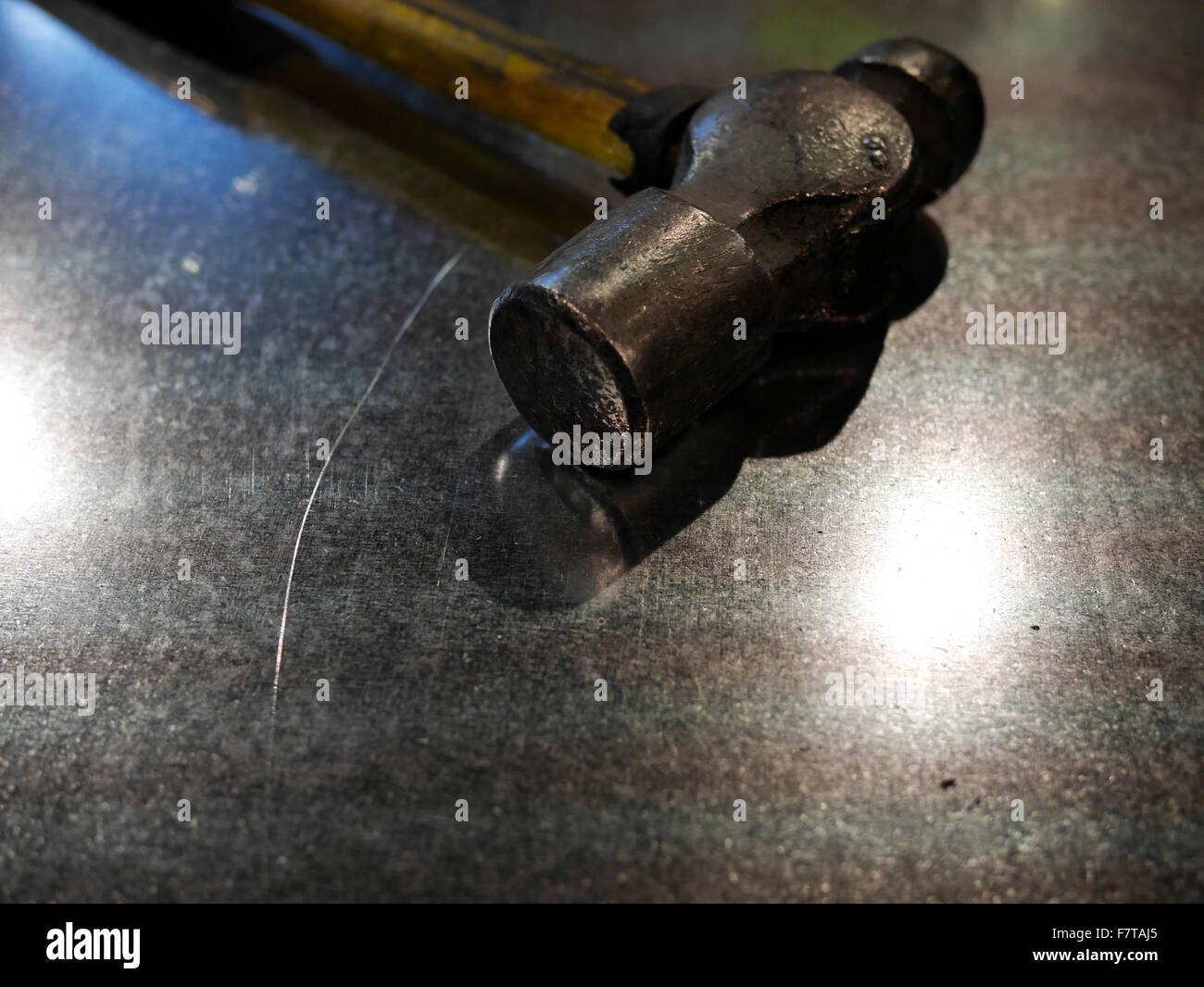 Sheet metal fabrication hammer hires stock photography and images Alamy