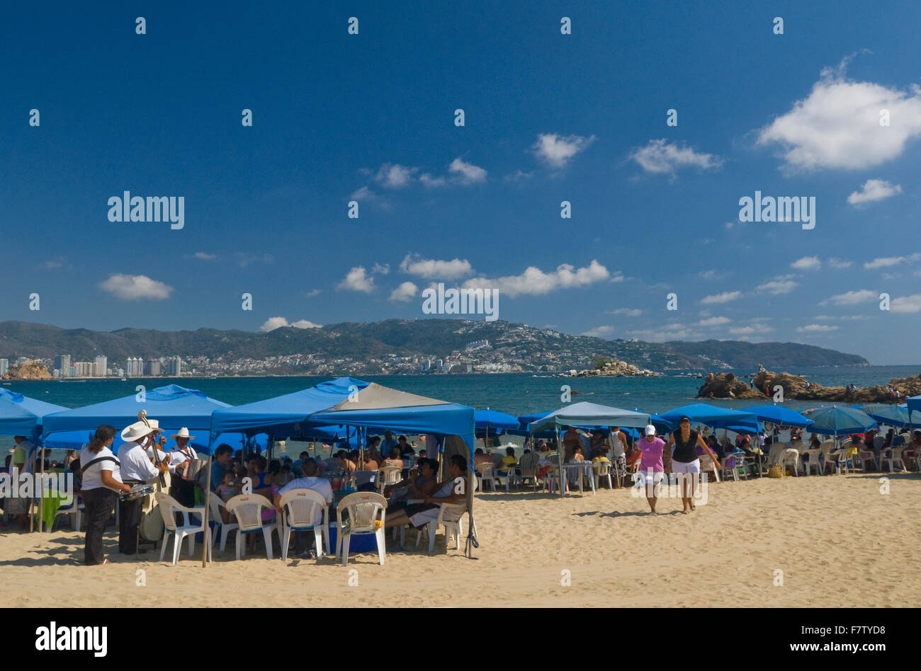 Chilangos hi-res stock photography and images - Alamy