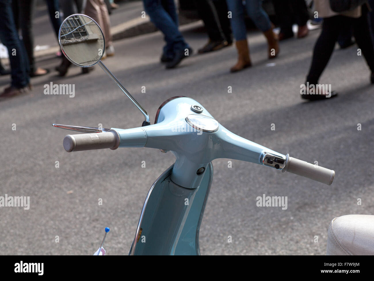 Handle bar of vespa hires stock photography and images Alamy