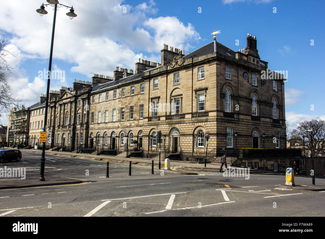 Terrace houses in Edinburgh Stock Photo Alamy