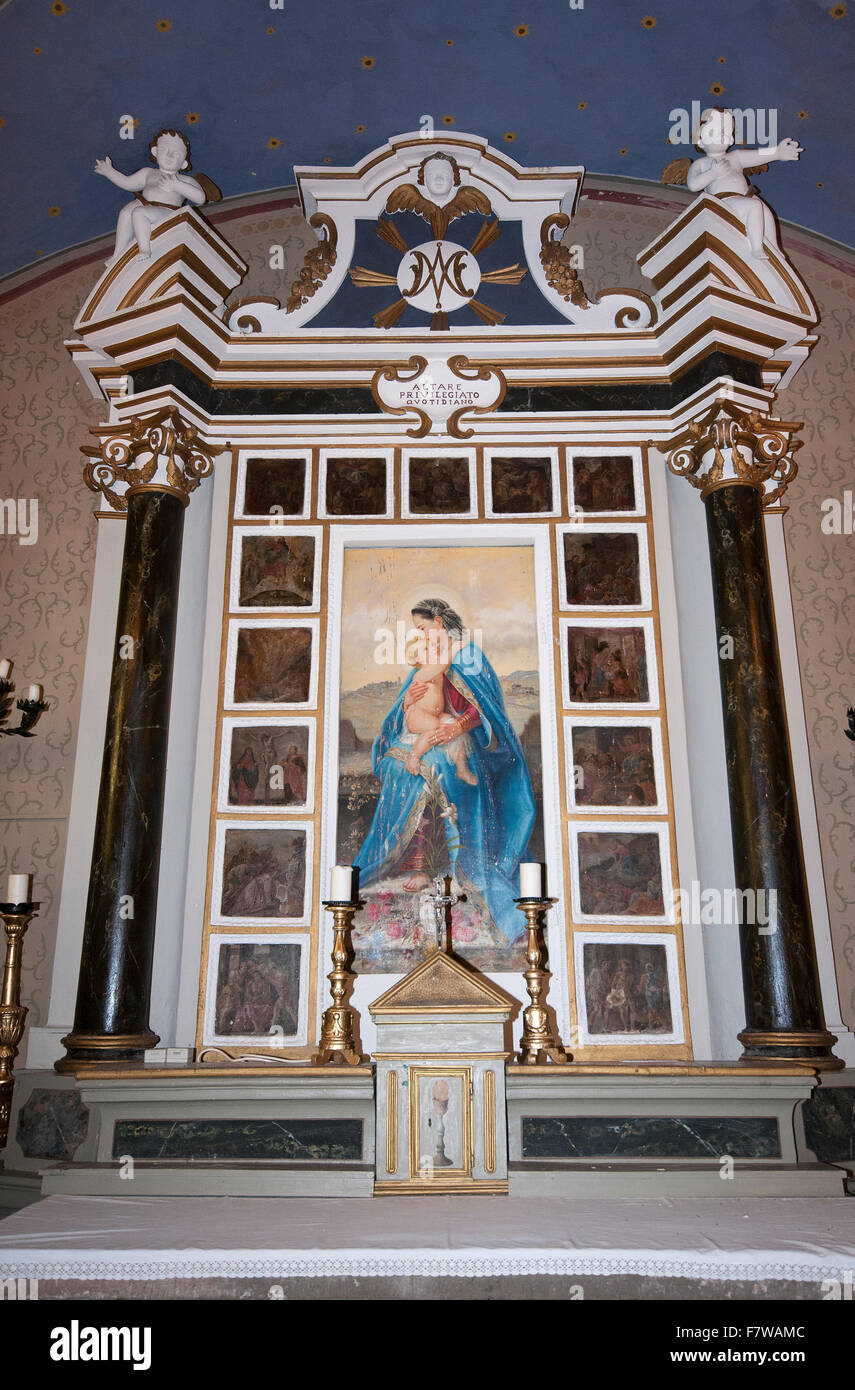 Fresco 'Our lady with Child'(Madonna con Bambino) in San Fortunato church, village of Cibottola, near Pietrafitta, Umbria, Italy Stock Photo