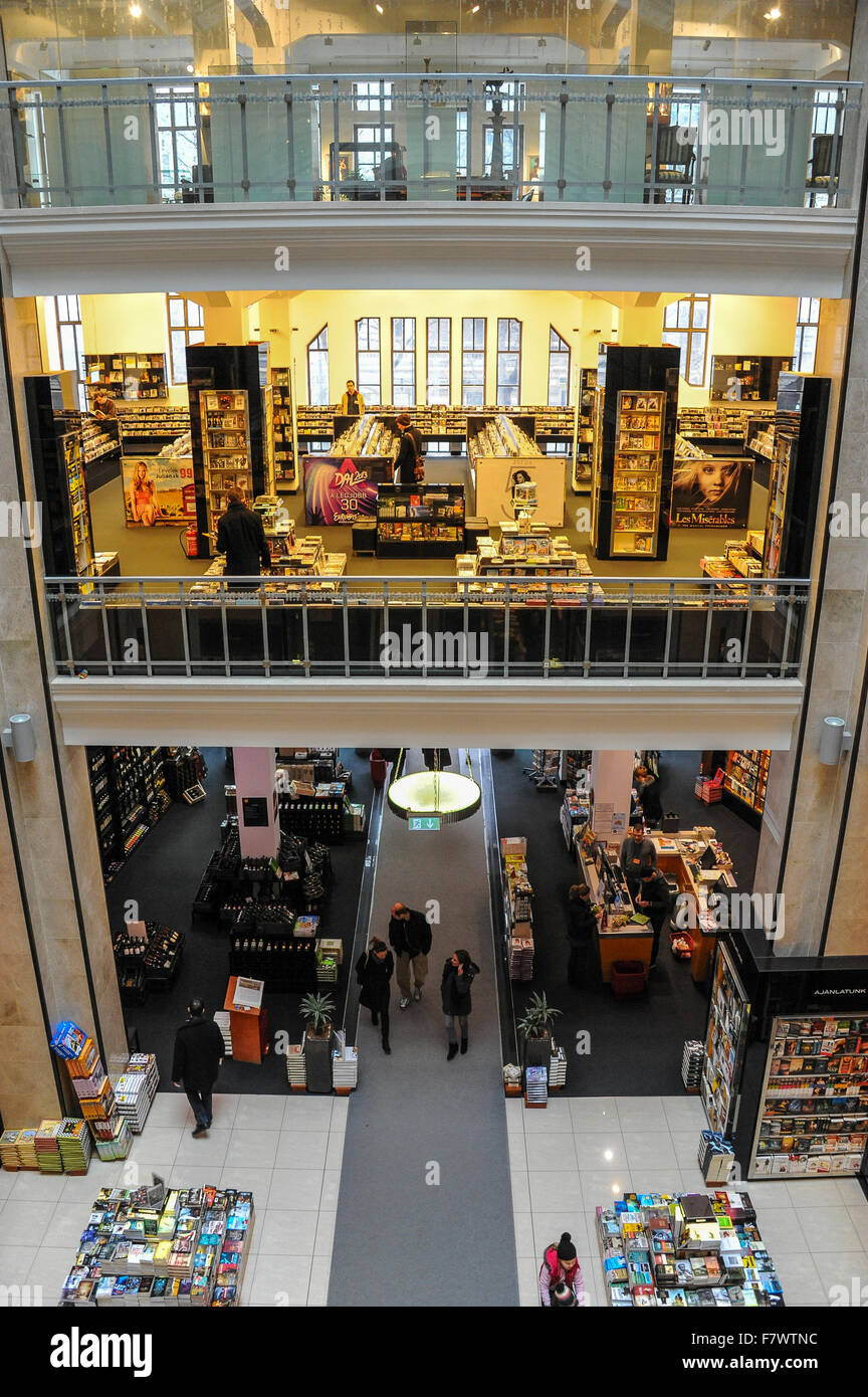 Bookstore in budapest hires stock photography and images Alamy