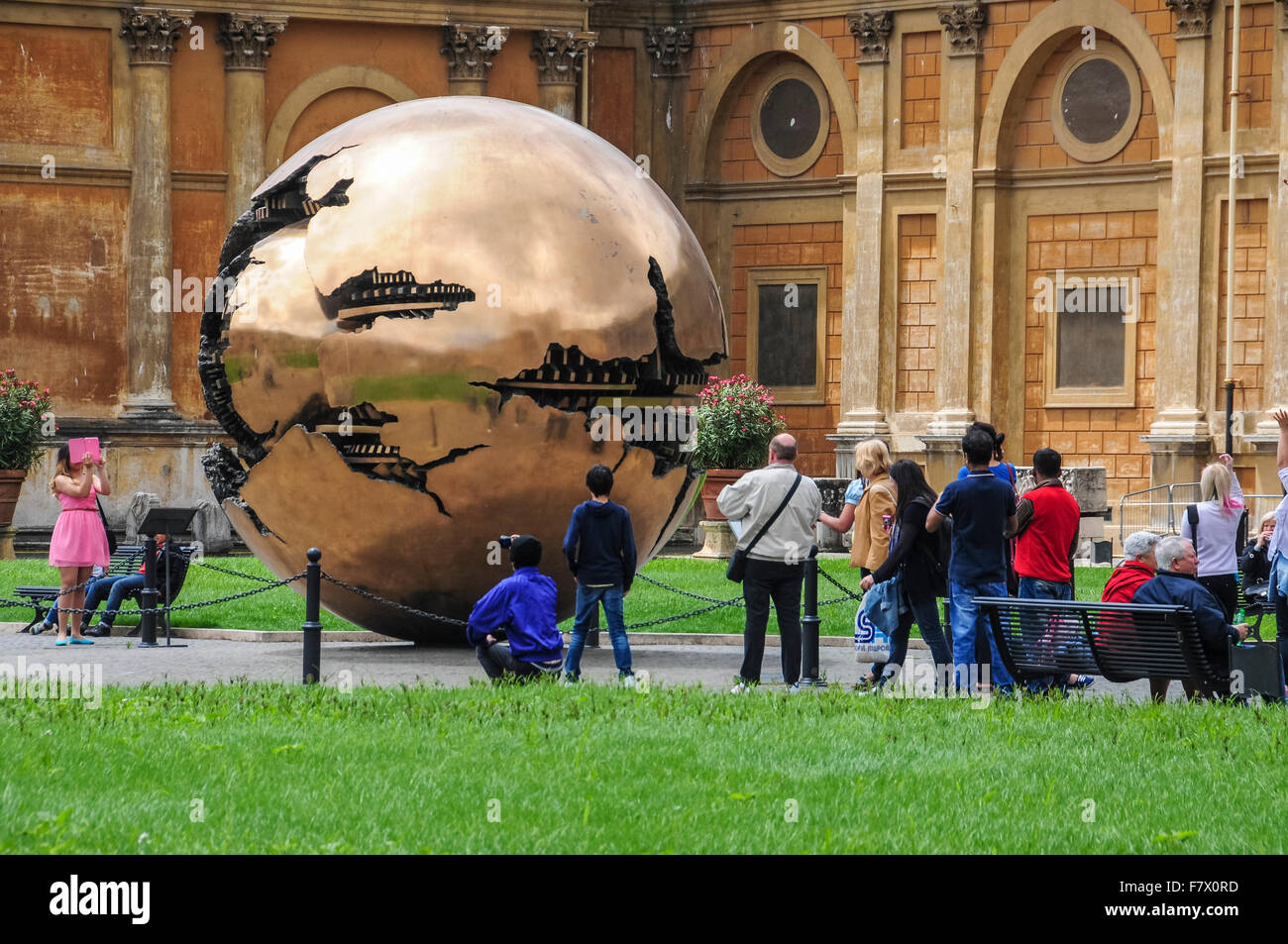 Sphere Within Sphere within sphere in vatican museums hi-res stock photography and ...