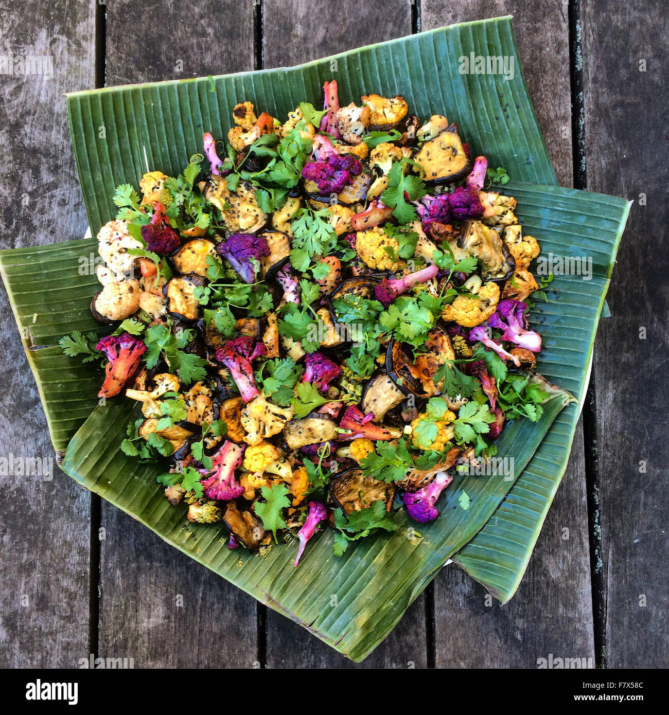 Indian cauliflower with curry and nigella seeds Stock Photo Alamy
