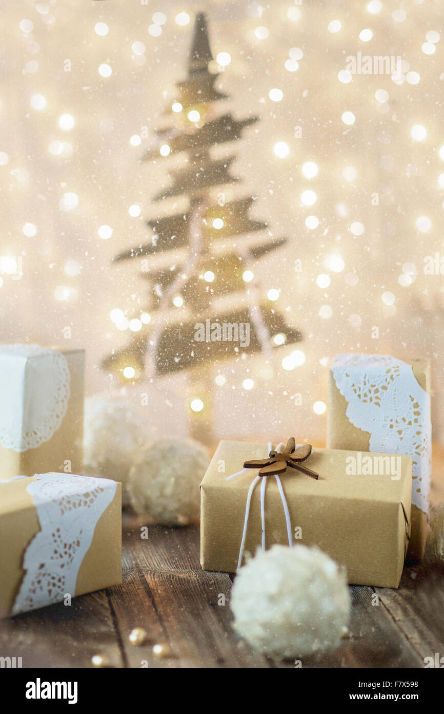 Ornate christmas decorations hires stock photography and images Alamy