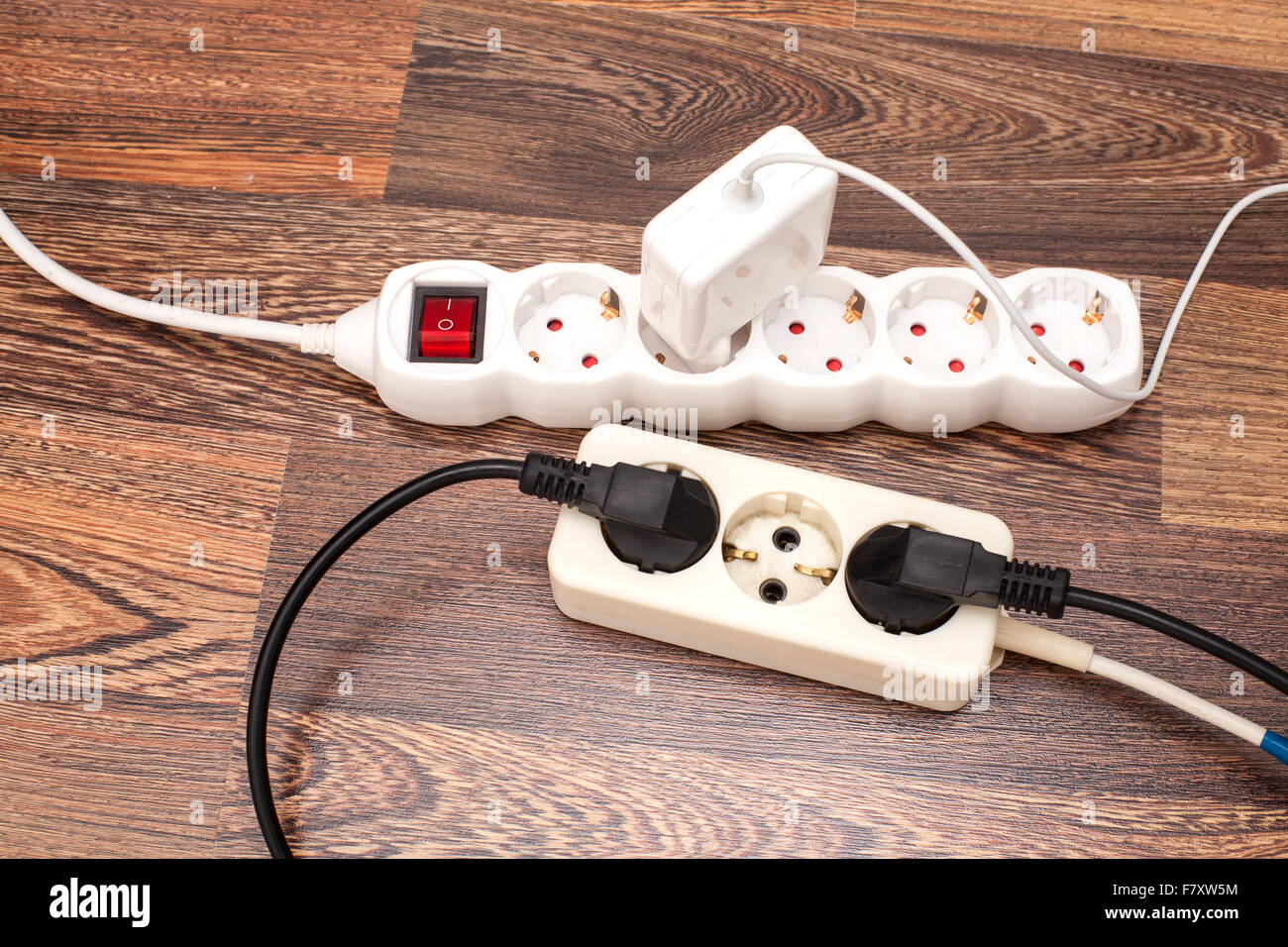 Electric extension plugs hires stock photography and images Alamy