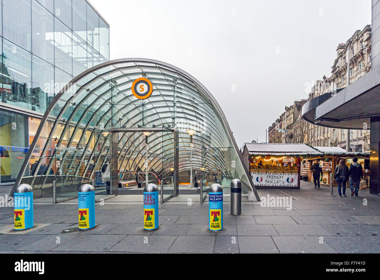 Glasgow Xmas market December 2015 in St. Enoch Square Glasgow Scotland behind new Subway entrance from Argyle Street Stock Photo