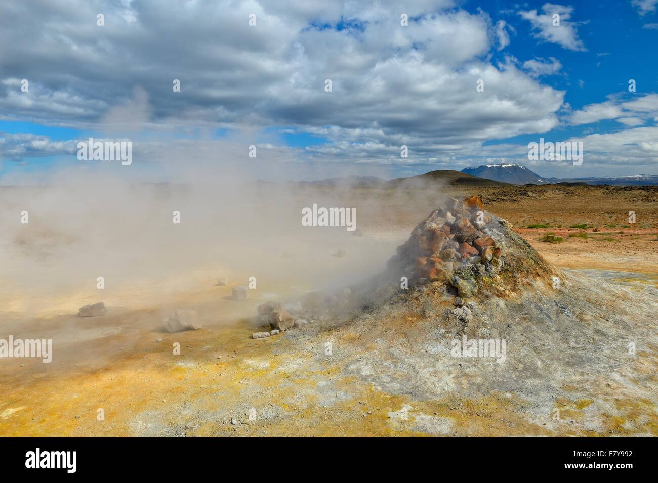 Steaming fumarole and solfatare, Hverarönd, Namafjall, Myvatn Region, Iceland Stock Photo
